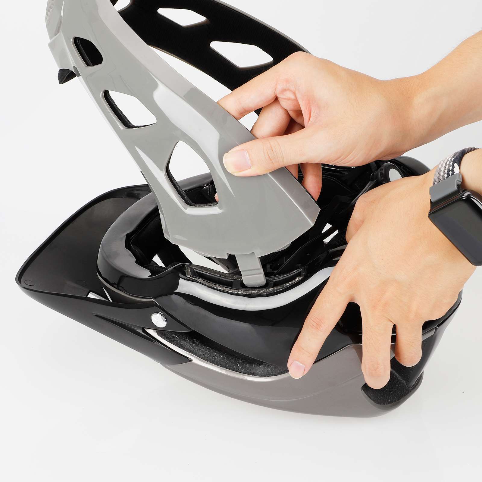 Odpinany kask rowerowy pełnotw – Cycling Gear Black recenzja i cena